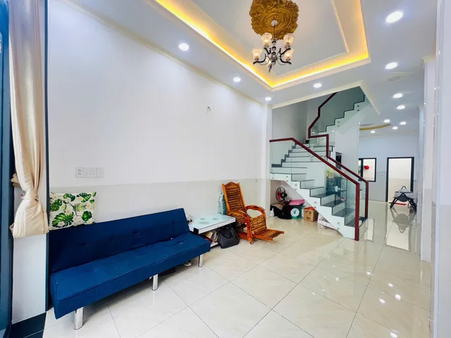 HOT HOT! Bán nhà mới 4 tầng BTCT sau căn MT Hậu Giang Quận 6 chỉ nhỉnh 6 tỷ
