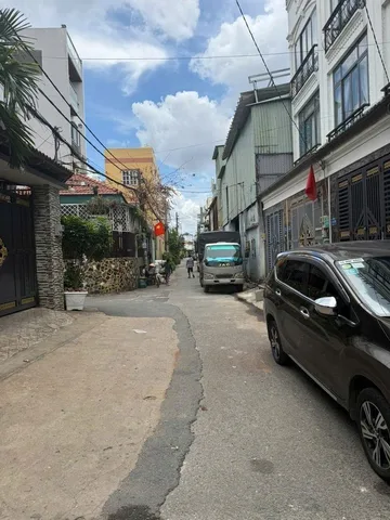NHỈNH 3 TỶ – NHÀ HẺM XE TẢI LIÊN KHU 5-6, SÁT KÊNH MƯƠNG LỆ – GIÁP AEON TÂN PHÚ, NGANG 4M VUÔNG VỨC, SỔ HỒNG RIÊNG, KHU DÂN CƯ HIỆN HỮU