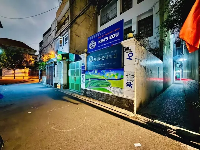 Bán Nhà riêng 30m2 có sẵn 30 m2 thổ cư giá 4.85 tỷ tại đường Núi Thành Phường 13 Quận Tân Bình TP. Hồ Chí Minh