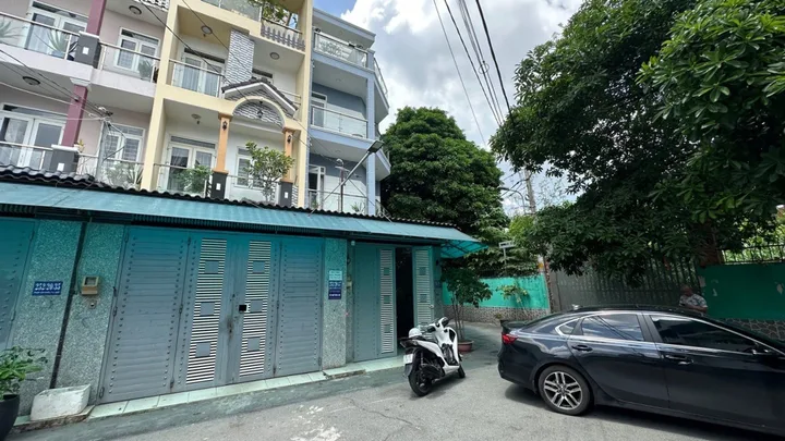 (Lô góc ngang khủng 5m - Xe hơi vào nhà) Đón đầu quy hoạch đường 25m - 7.x tỷ - 5x15m (53m²) - Nhà 4 tầng BTCT kiên cố, Lô góc không lộ giới, Tặng full nội thất & Dàn Karaoke