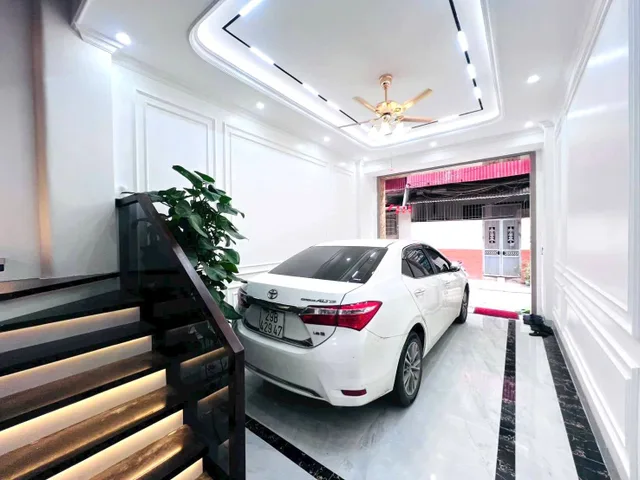 Bán nhà HOÀNG QUỐC VIỆT. Phân lô, oto tránh dừng đỗ. 6 tầng THANG MÁY. Thoáng trước sau