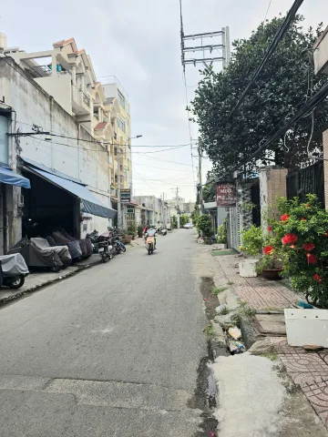 BÁN NHÀ KHU VỰC BỐN XÃ - 90M² - Ô TÔ NGỦ NHÀ - GIÁ 5.6 TỶ gkw3db