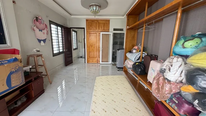 Gần Chợ Phạm Văn Bạch - Trục Bùi Quang Là - Hẻm xe tải né nhau thông thoáng) Phường 12 - 6.x tỷ - 4.7x12m (35m²) - 4 Tầng kiên cố có lửng sân thượng, Bề ngang rộng tiện kinh doanh