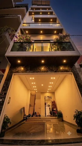 Bán nhà mặt ngõ Gia Thụy Long Biên 68m2, 7 tầng thang máy, view sân bay cực chill, giá 15 tỷ.