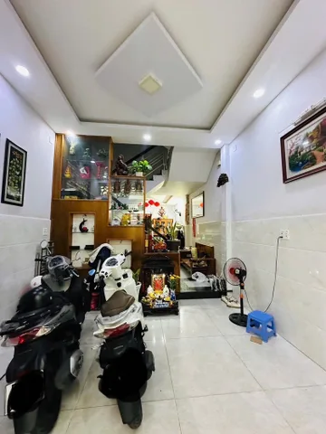 48m2 xây 4 tầng, chỉ 6.9ty. Hẻm xe hơi thông Lý Thường Kiệt - Lạc Long Quân, gần chợ Tân Bình, gần Đại Học Bách Khoa