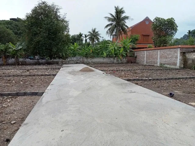Bán Đất 76m2 có sẵn 76 m2 thổ cư giá 390 triệu tại - Chọn - Xã Lại Xuân.l/h:076.231.9990 e Thúy