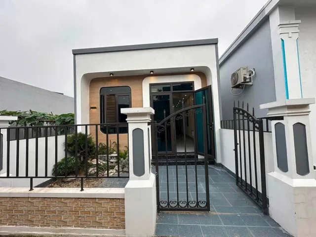 Bán cắt lỗ gấp Nhà riêng 66m2 giá 1.37 tỷ tại - Xã Hoàng Động ngõ morning.l/h:076.231.9990 e Thúy