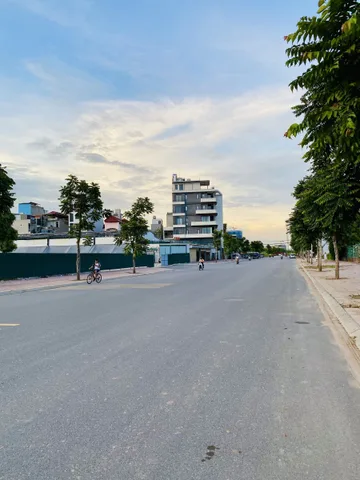 ĐẤT PHÂN LÔ NGỌC THUỴ - 80M2 VÀI BƯỚC RA ĐƯỜNG OTO TRÁNH - RẤT PHÙ HỢP GIA ĐÌNH XÂY MỚI AN CƯ LÂU DÀI - MÔI TRƯỜNG XANH MÁT
