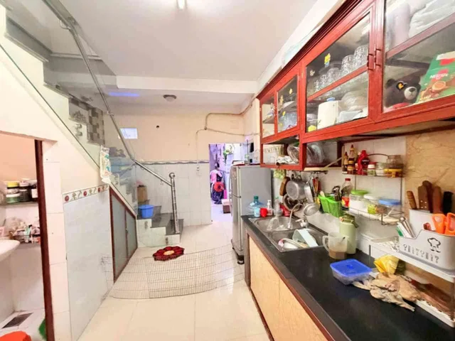 Nhà quá tuyệt vời giá phải chăng vị trí rất thuận lợi cho việc kinh doanh buôn bán
