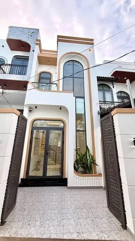 Nhà lầu Tân Cổ Điển mới xây dựng hẻm xe hơi 7 chỗ, gần Quảng Trường, Tp Mỹ Tho