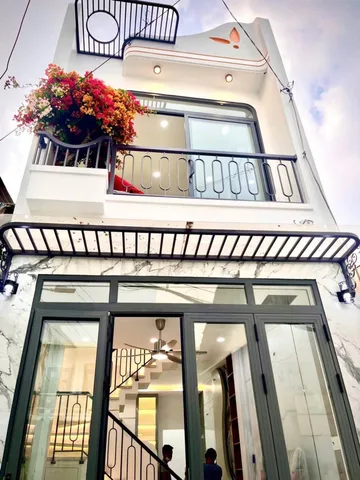 (Sát bờ kênh Tham Lương) Hẻm ô tô 1 chiều - 4.x tỷ - 36m² - Lô góc 3 mặt tiền thoáng sáng, tiện kinh doanh