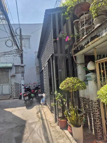 (Sát vách Emart Phan Huy Ích) Trục đường Quang Trung - 5.x tỷ - 6x11.5m (67.6m²) - Biệt thự xưa ngang khủng 6m bề thế