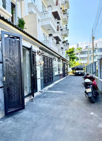 (Khu dân trí cao) Ô tô 7 chỗ đậu cửa - 6.x tỷ - 6.3x6.5m (40m²) - Ngang khủng 6.3m bề thế, Nhà mới 5 tầng BTCT, Tặng full nội thất