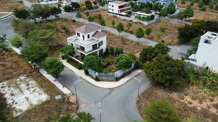 Bán Đất 100m2 có sẵn 100 m2 thổ cư giá 6.6 tỷ tại Đường D1 Phường Bình An Thành phố Dĩ An Bình Dương