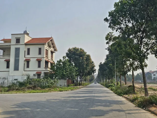 👨‍👧‍👧 Bán lô Góc BT Đại Hoàng Long mặt phố Lý Thánh Tông nhìn Hồ 
🗨 DT 340 m2.
👉 MT 15 m
💥 Hướng Đông Nam & Tây Nam