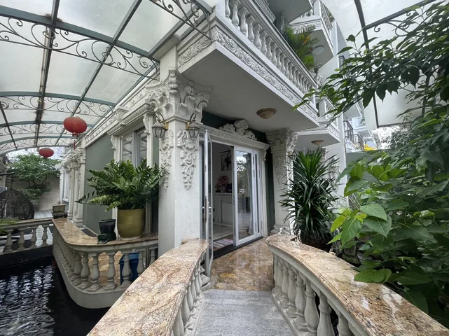 Bán biệt thự Vip Ngay vòng xoay đường  Liên Phường.