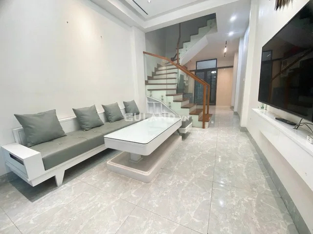 BÁN NHÀ MỚI XÂY 3,5 TẦNG ĐỒI BỆNH VIỆN PHỐ TUỆ TĨNH,TRẦN HƯNG ĐẠO,HẠ LONG,QUẢNG NINH