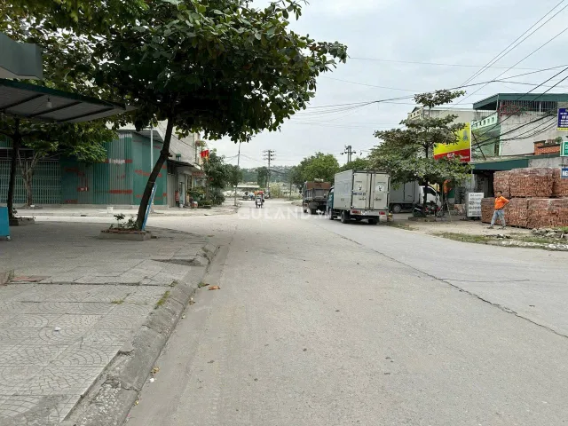 BÁN Ô ĐẤT GIÁP  KHU DỰ ÁN ÔNG NHAN CAO THẮNG,HẠ LONG