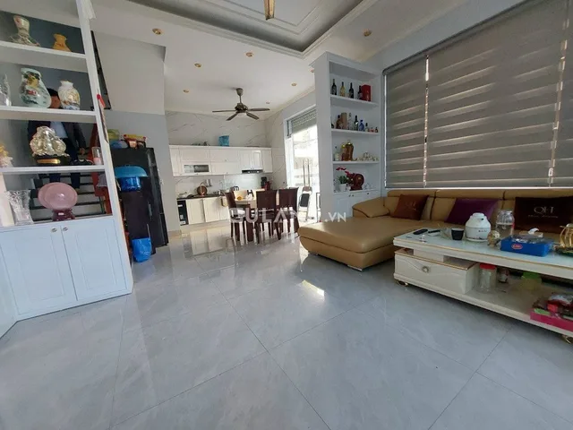 BÁN NHÀ 3 TẦNG ĐẦU CAO XANH,HẠ LONG,QUẢNG NINH