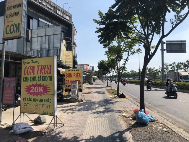 Đất fuf thổ 2mt có 16 phòng trọ 2ki ốt trước sau  Phạm Văn Đồng  : Ngang 11 x75