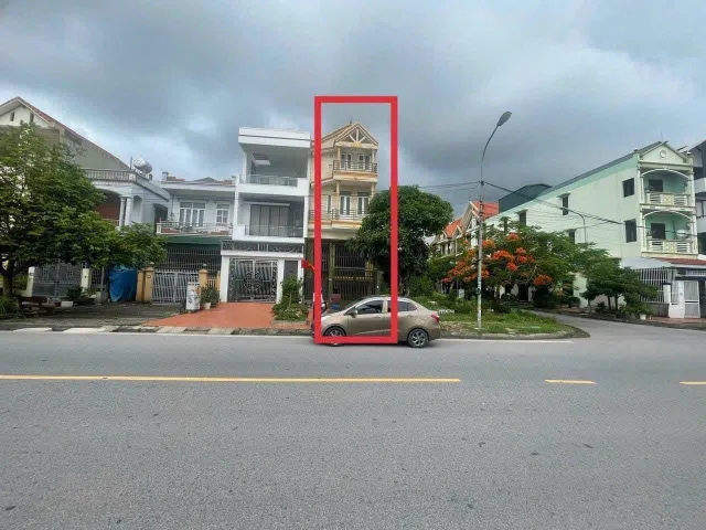 BÁN NHÀ MẶT SÔNG TRỚI