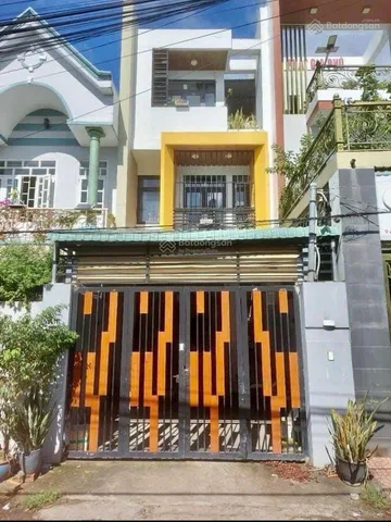 Bán nhà 1 lầu 1 trệt hẻm nhựa 453 LHP - TDM -BD - sát truờng học 3 tỷ 190
