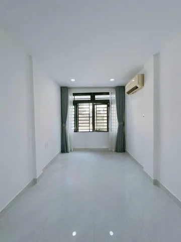 Bán gấp nhà ở Bền Vân Đồn,Quận 4, 48m2 giá 3tỷ9 Giá còn thương lượng,  1 trệt 2 lầu, 2PN,3WC. Liên Hệ: 0559371035 gặp Bảo Ngọc